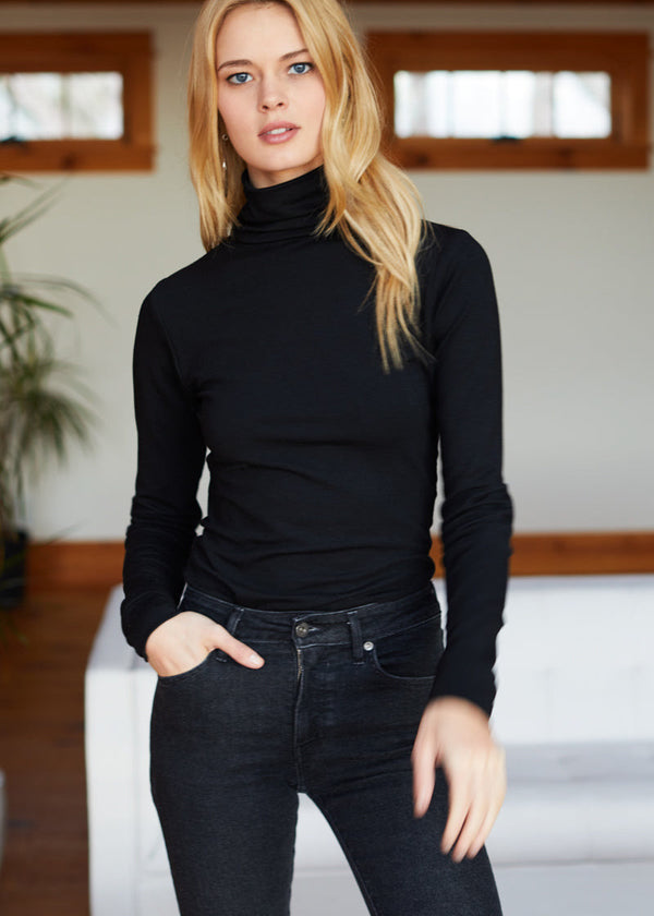 Emerson Fry Little Turtleneck in black organic