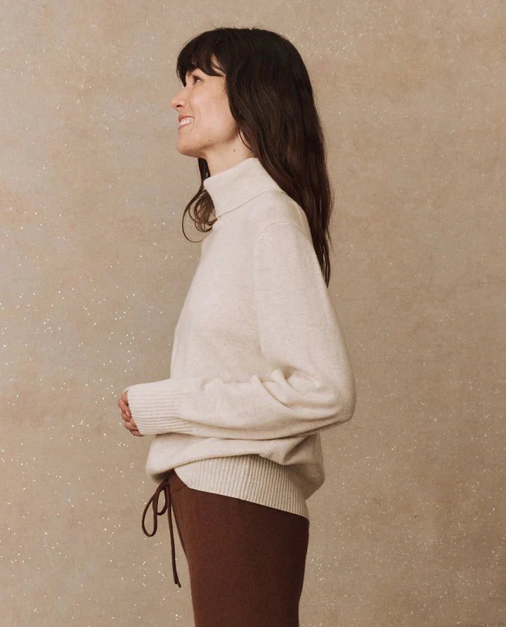 The Great Cashmere Turtleneck Sweater in Ivory